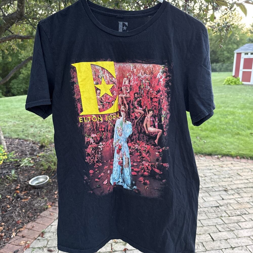 Mens M Elton John Farewell yellow brick road 2022 concert T-Shirt Black
